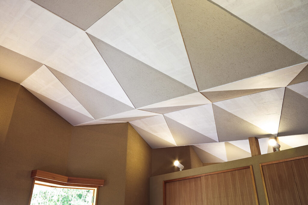 複雑な三角形の折れ点を丁寧に施工した、技術力の象徴となるディテール。